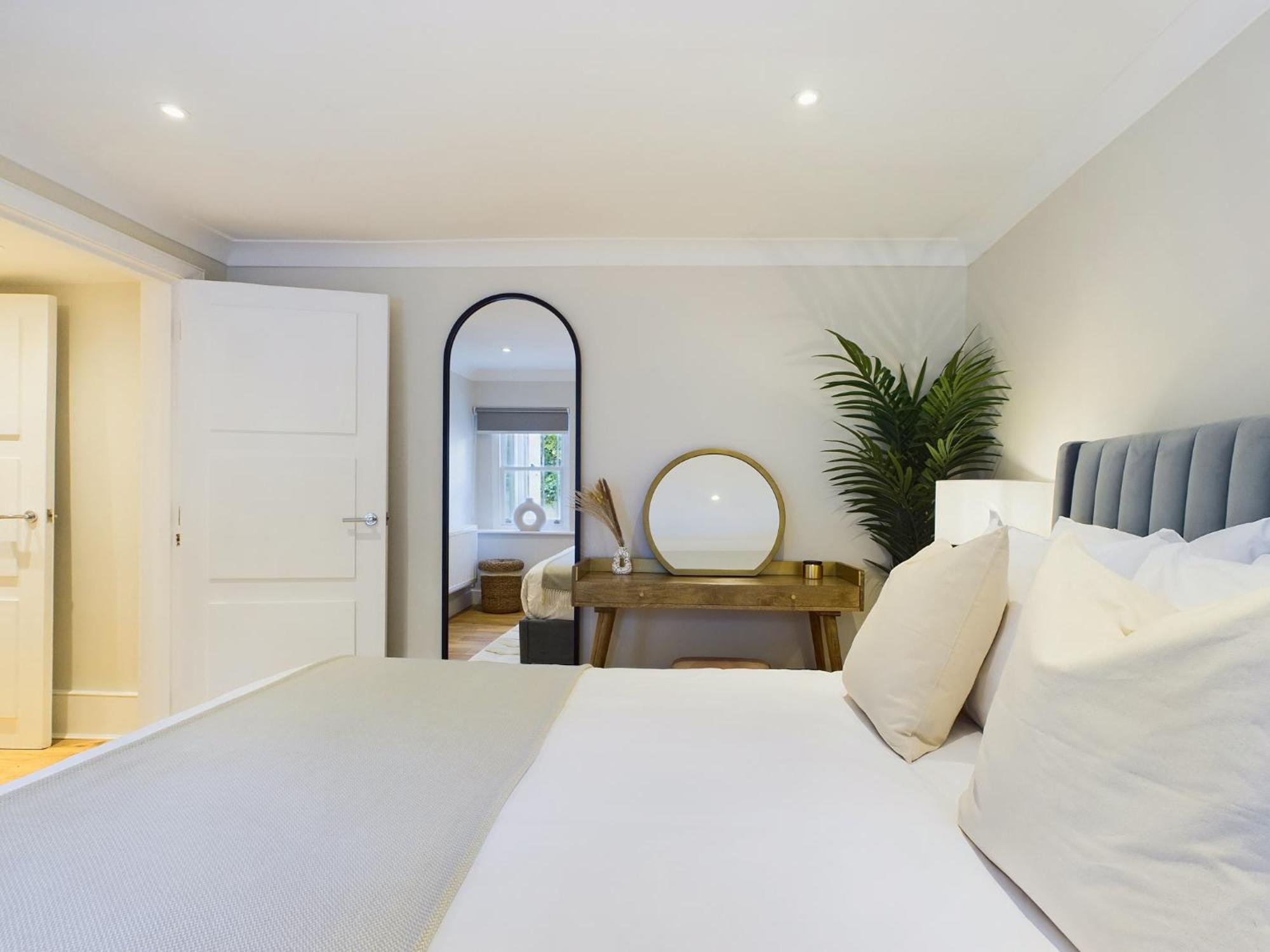 Be - The Warwick Avenue Residences Apartment
